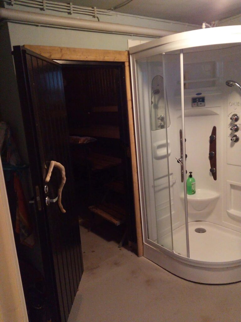Ukon sauna - shower room